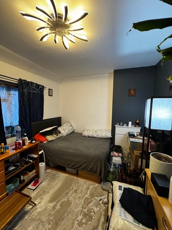 Room Tilney Road in Greater London