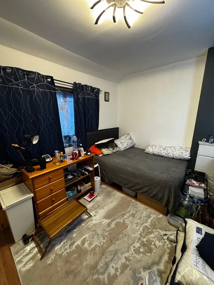 Room Tilney Road in Greater London