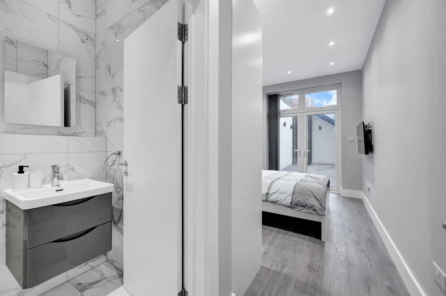 Room Earlham Grove in Greater London