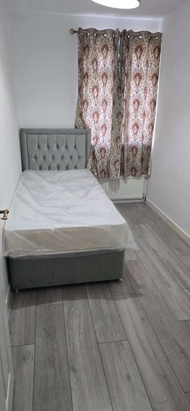 Room Peterswood in Harlow
