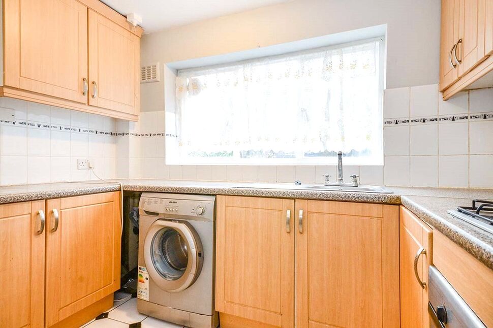 Flat Biskra in Watford