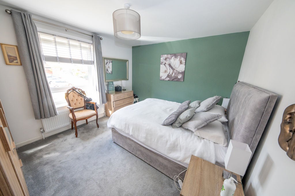 Flat Regal Close in Portsmouth