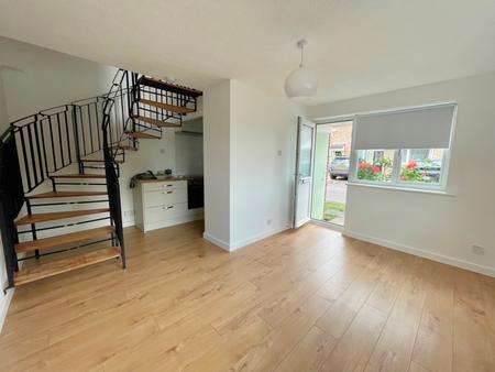 House Manorfield Close in Northampton