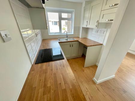 House Manorfield Close in Northampton