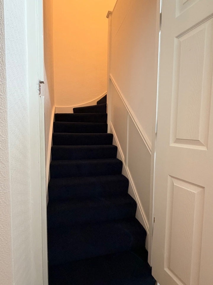 Flat Murray Avenue in Greater London