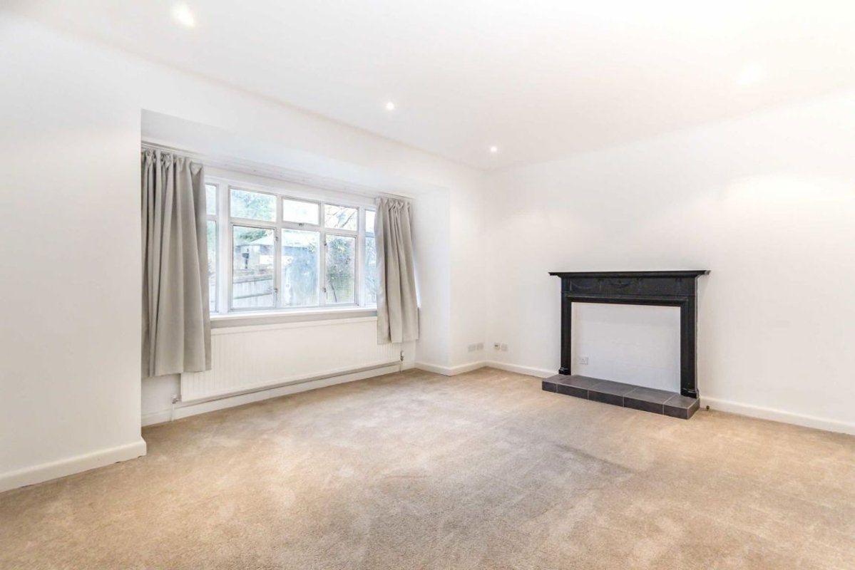 House Darby Crescent in Borough of Spelthorne