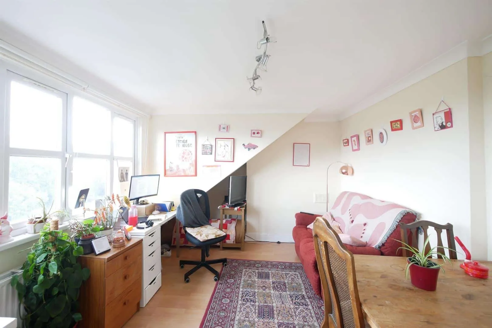 Flat Queen's Drive in Greater London