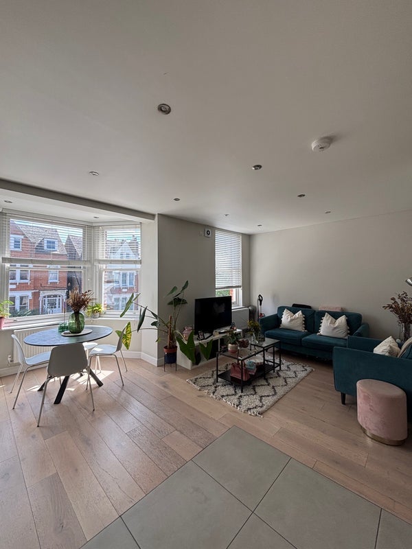 Room Ritherdon Road in Greater London