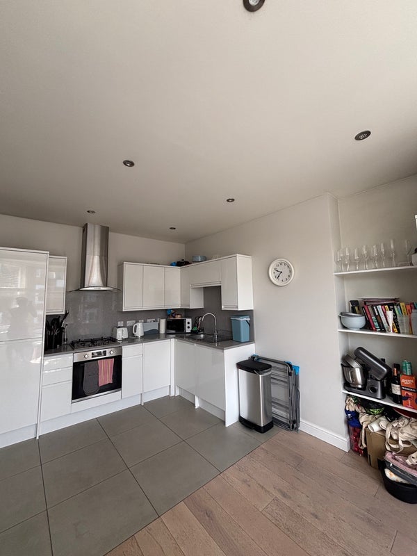 Room Ritherdon Road in Greater London