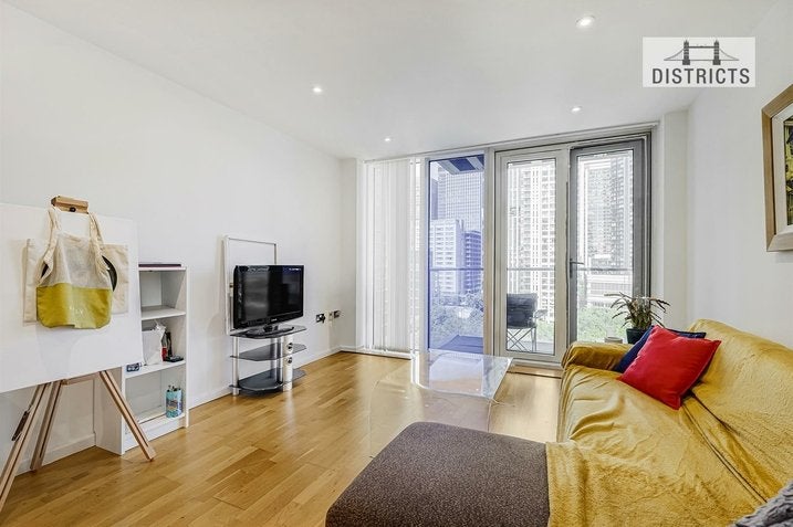 Flat Millharbour in Greater London