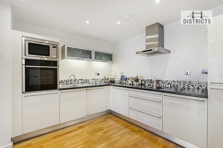 Flat Millharbour in Greater London