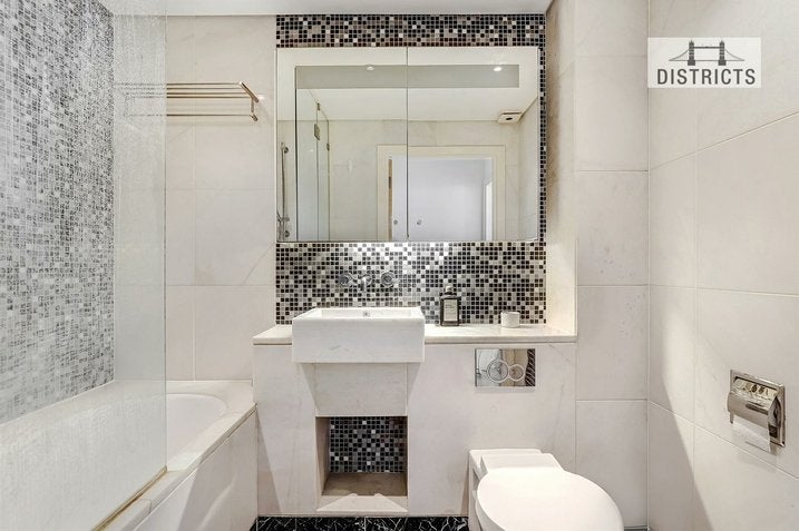 Flat Millharbour in Greater London