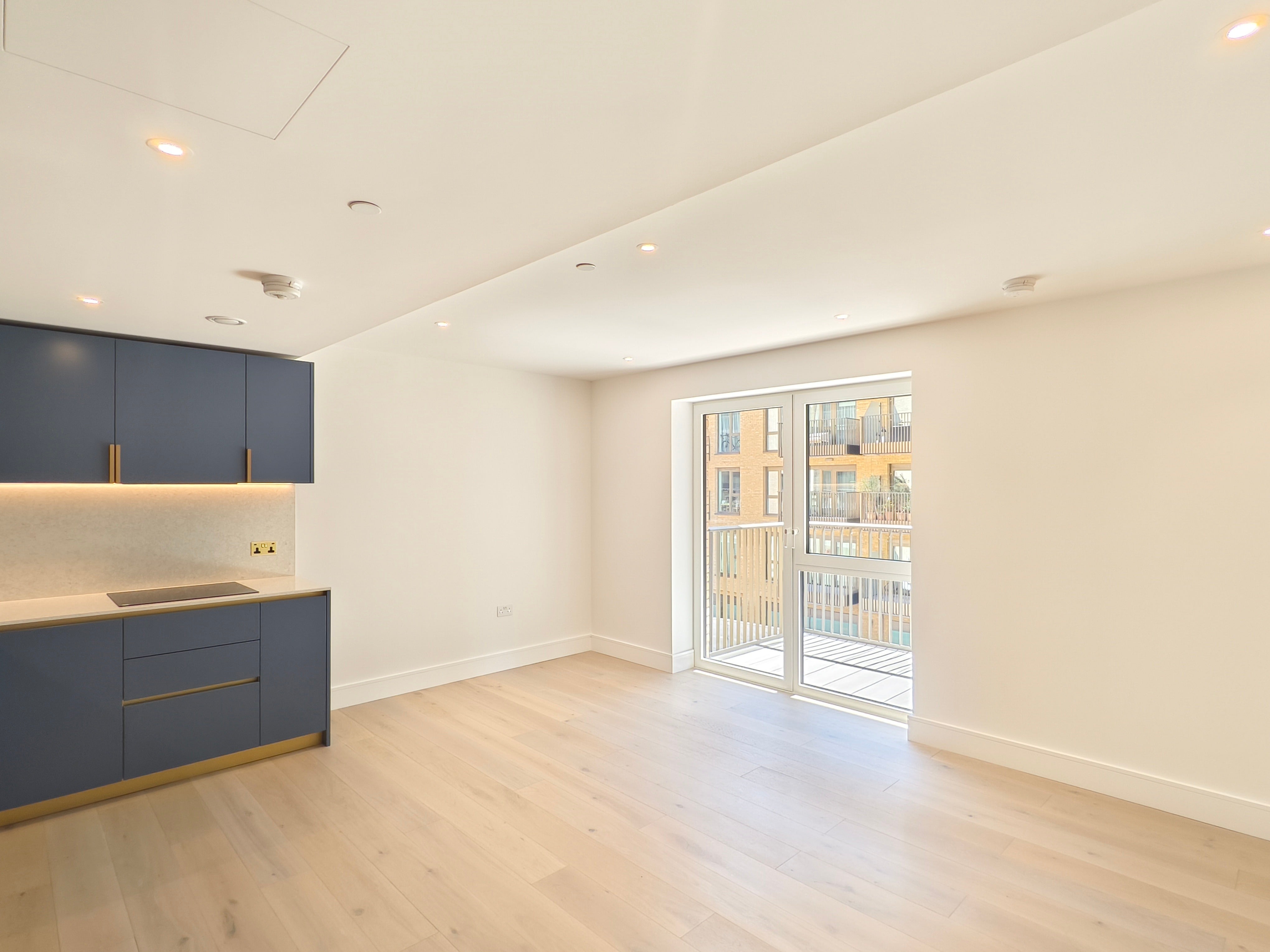 Flat Roland Way in London