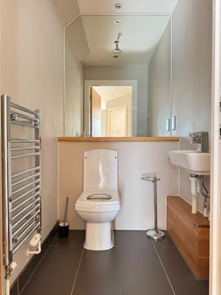 Flat Dowells Street in Greater London