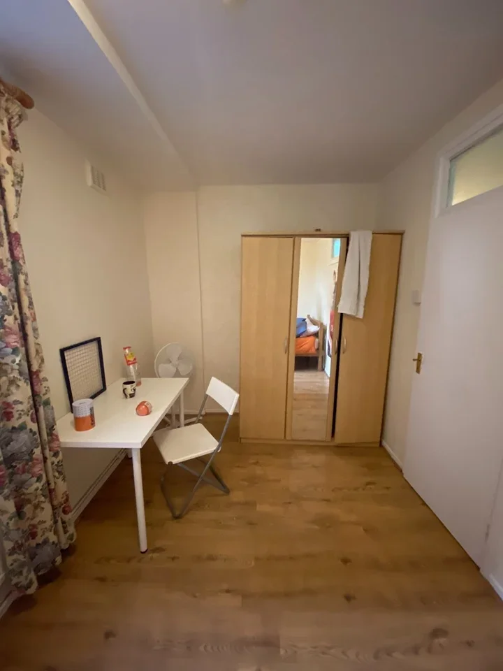 Room Homerton High Street in Greater London