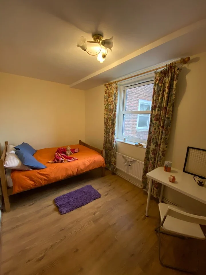 Room Homerton High Street in Greater London