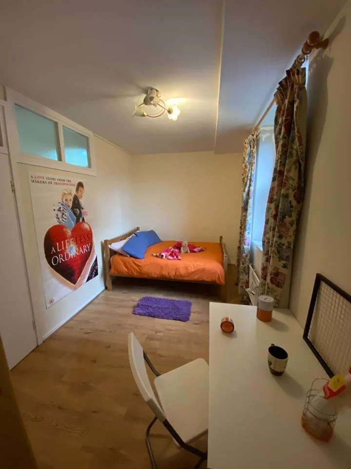 Room Homerton High Street in Greater London