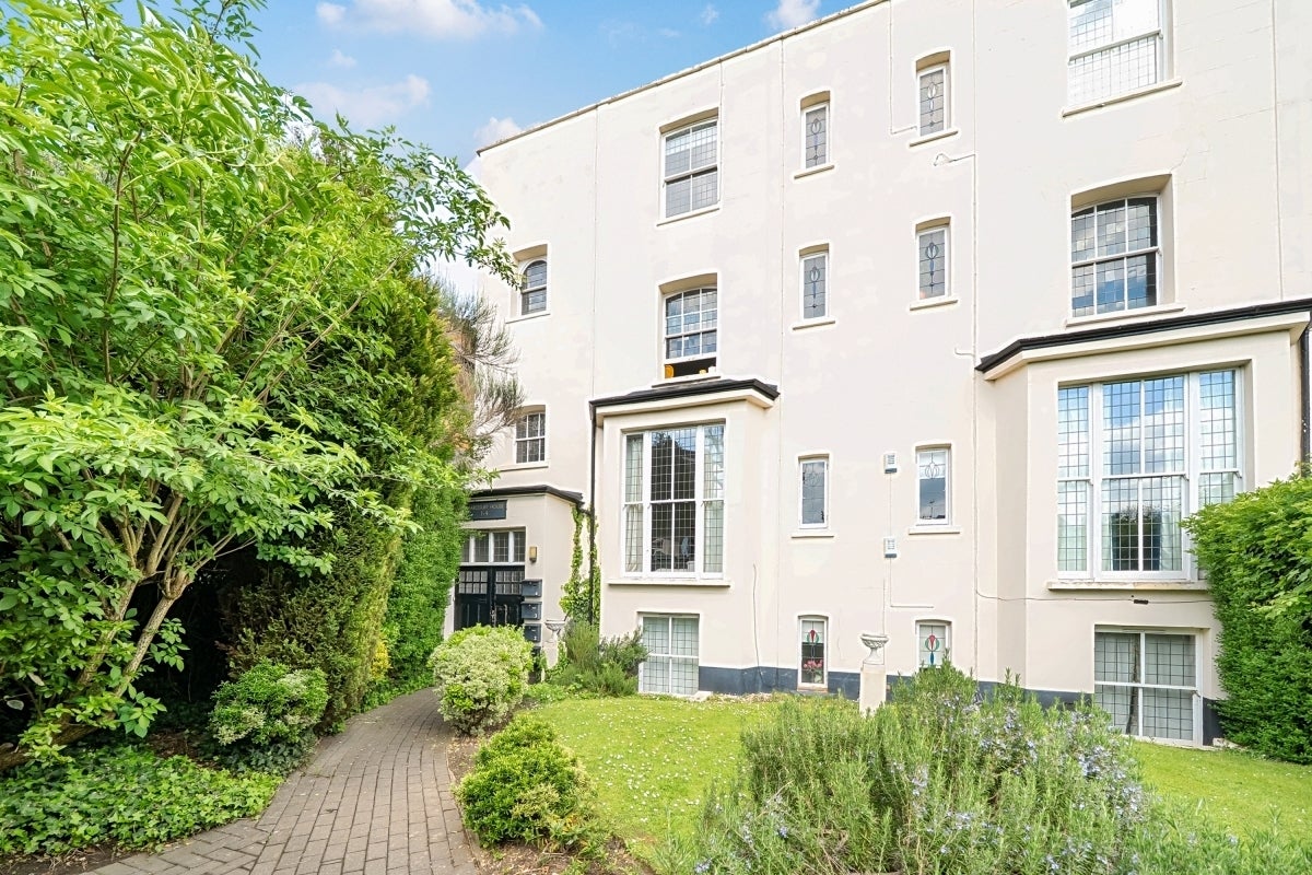 Flat Primezone Mews in Greater London
