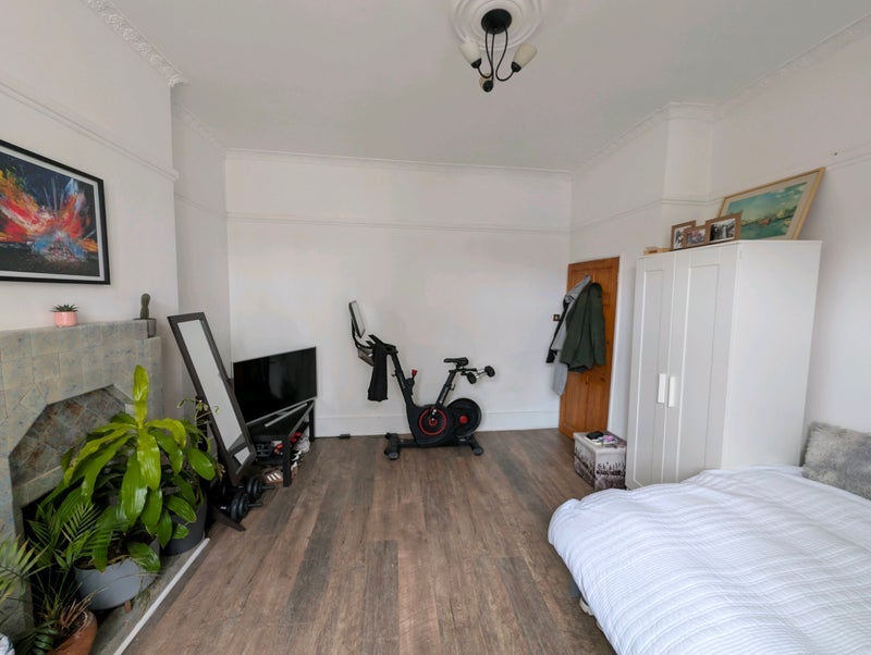 Room Bethune Road in Greater London