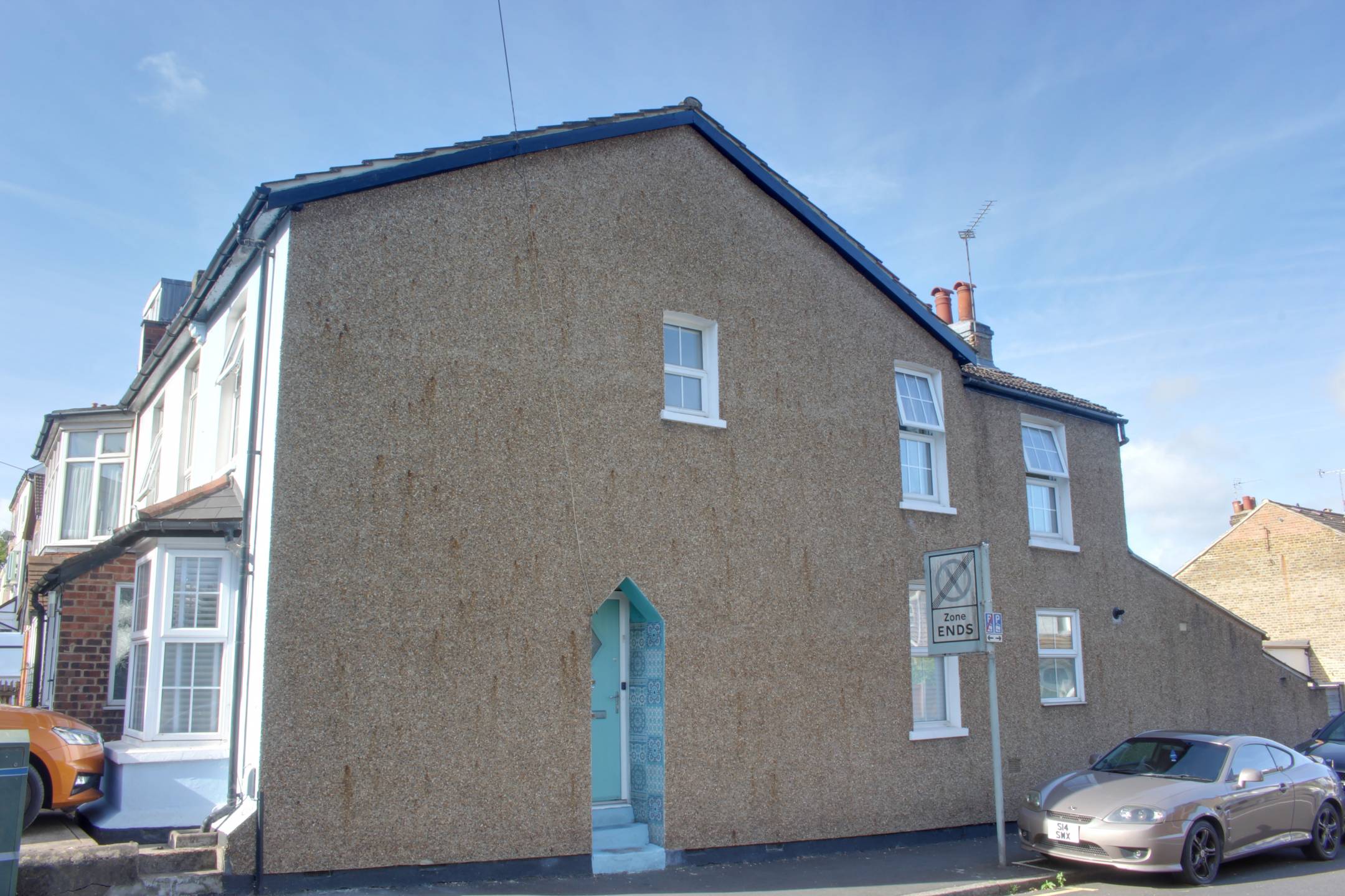 House Haling Road in Greater London