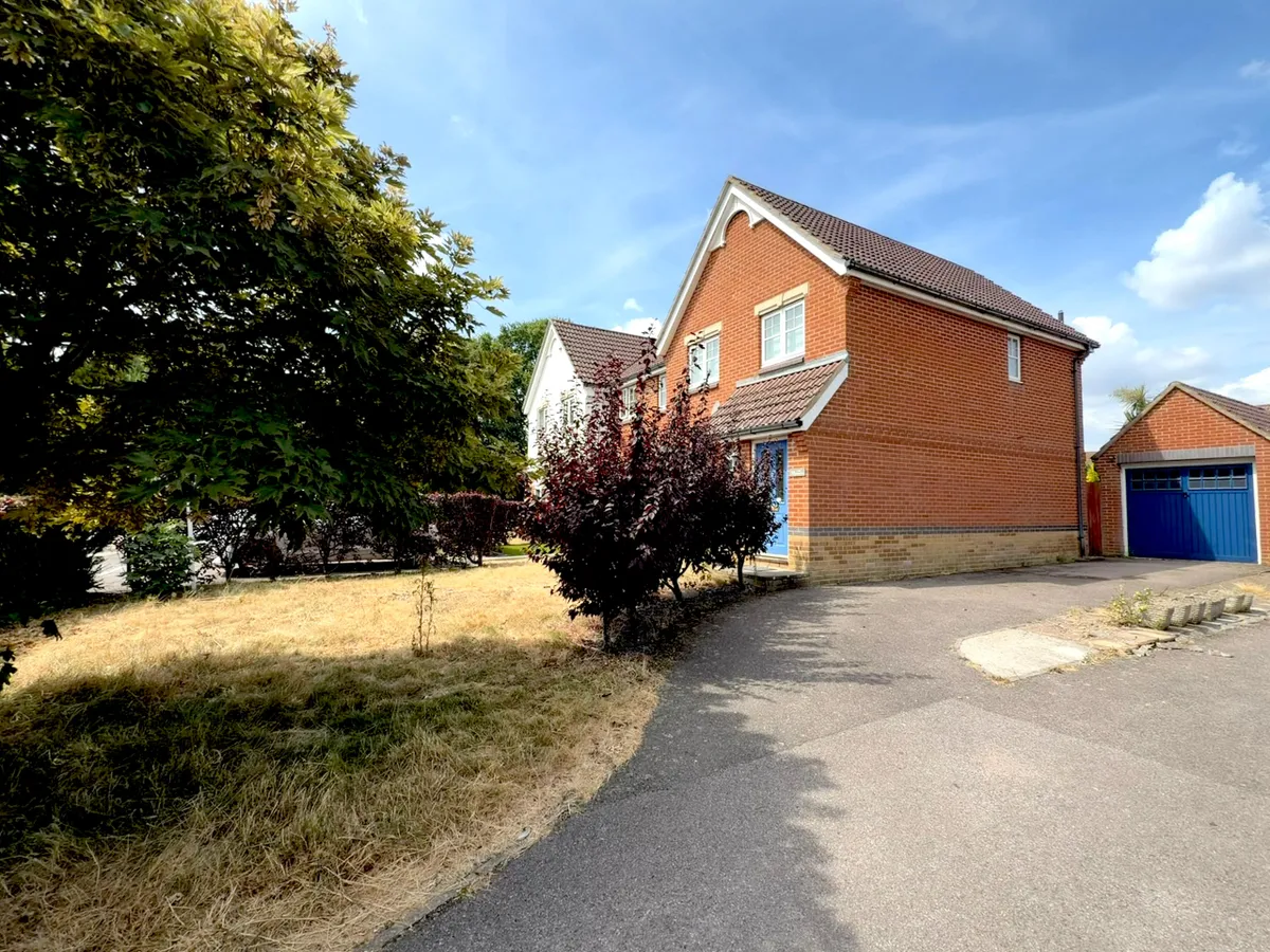 House Stratford Drive in Maidstone