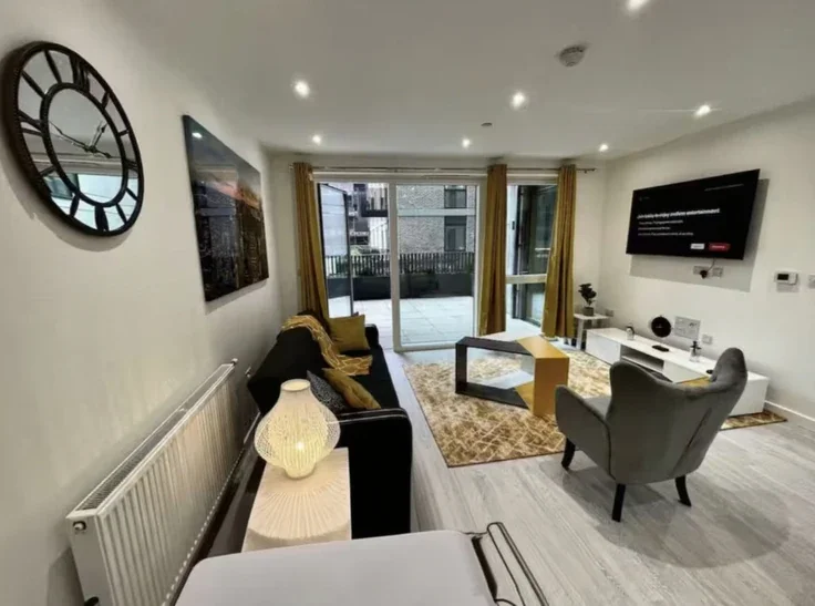 Flat Highland Road in Greater London