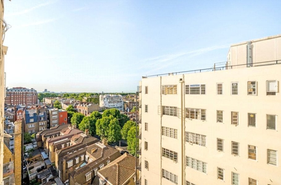 Flat Sloane Avenue in Greater London