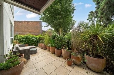 Flat Gonston Close in Greater London