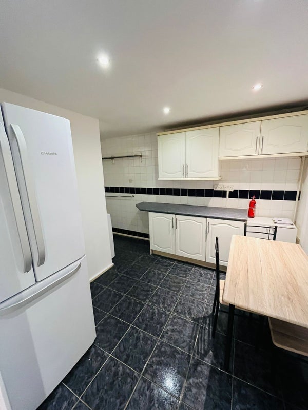 Room Penderyn Way in Greater London