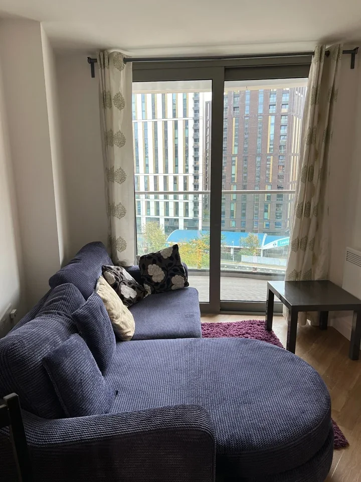 Room Cornmill Lane in Greater London