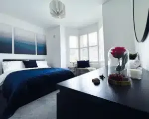 Flat Gleneldon Road in Greater London