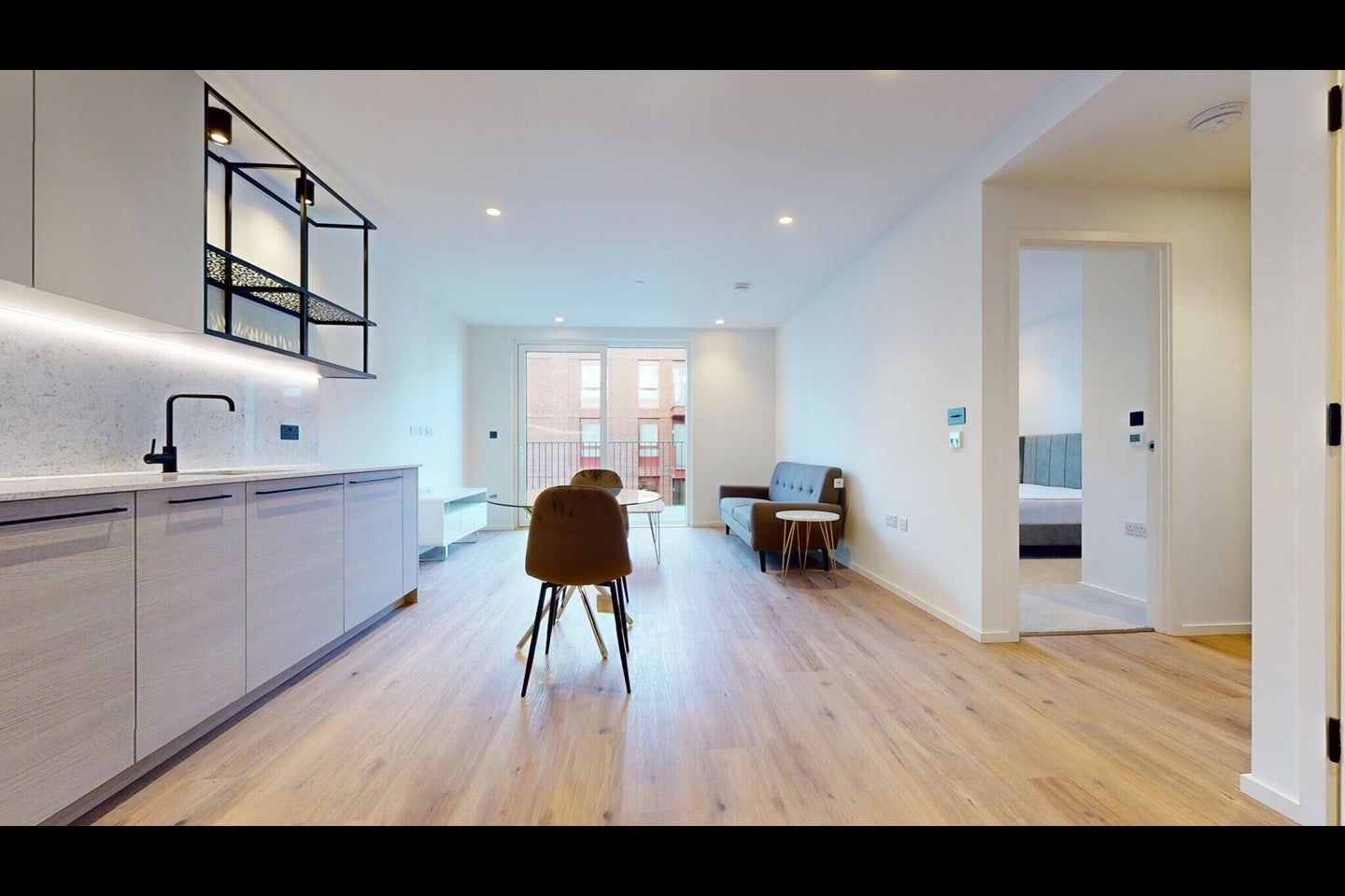 Flat Hawser Lane in Greater London