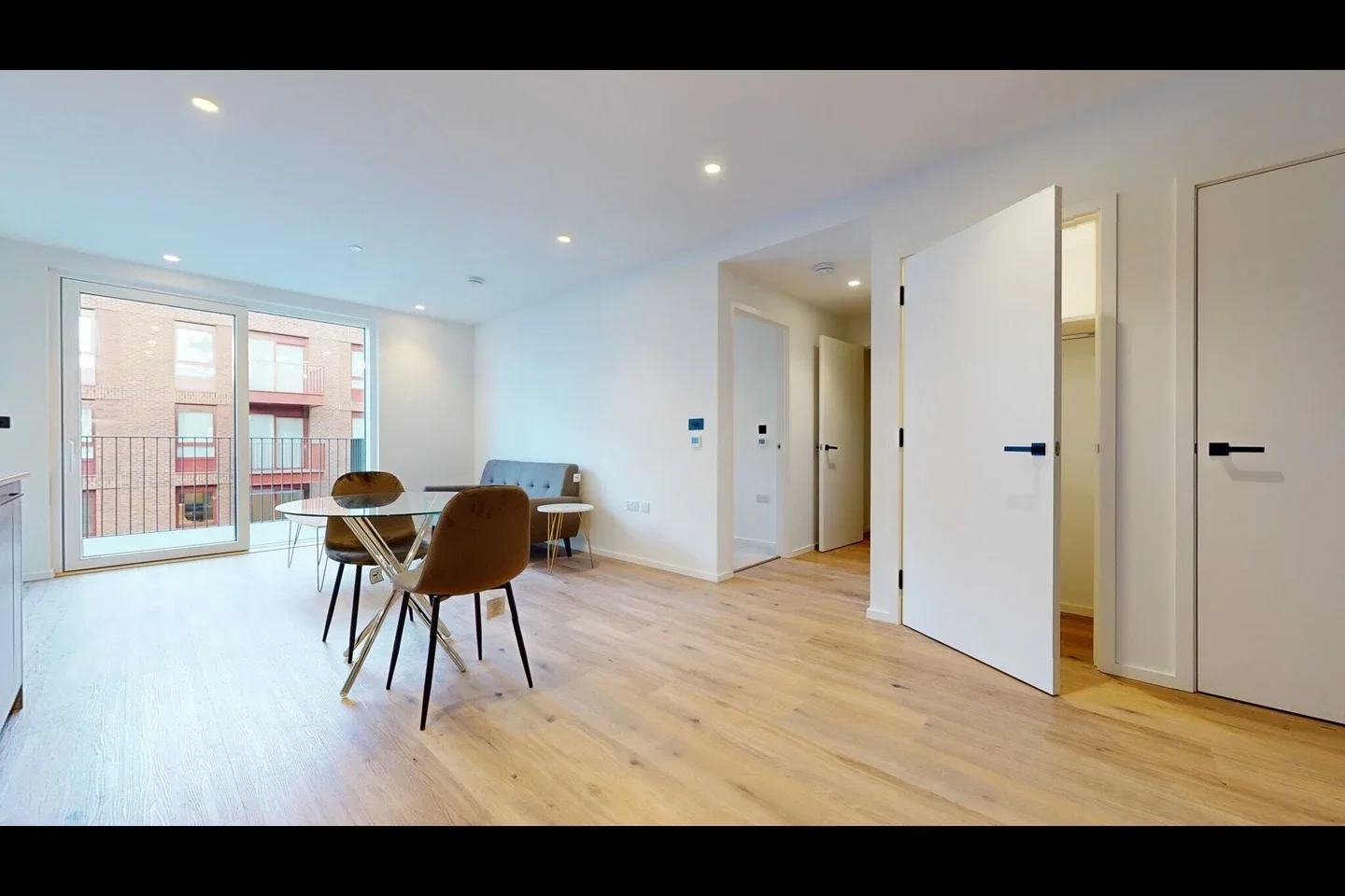 Flat Hawser Lane in Greater London