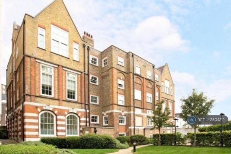 Flat Shepperton Road in Greater London