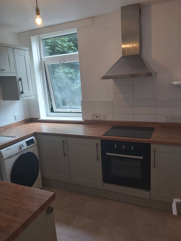Flat Halstead Close in Canterbury