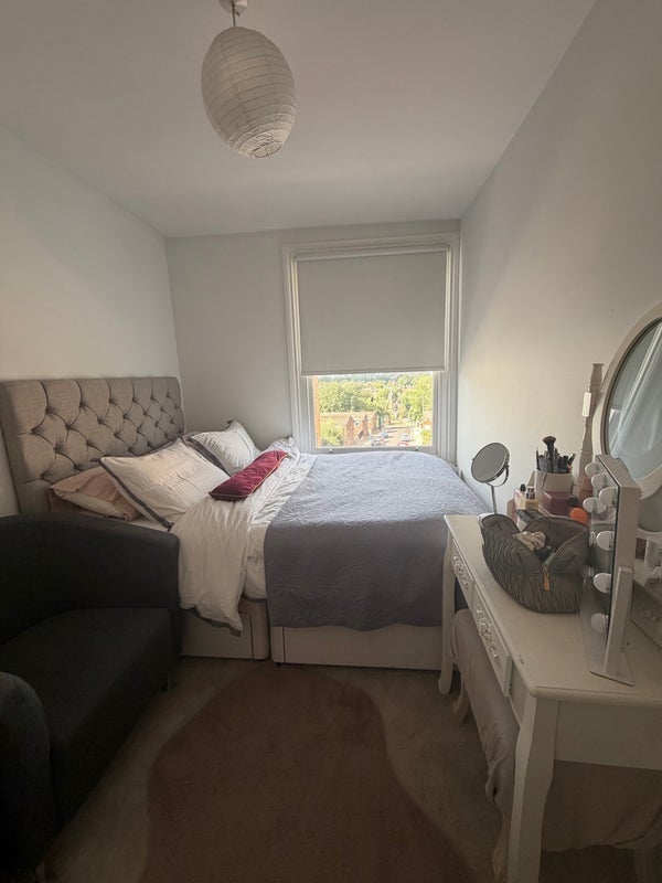 Room Lavender Hill in Greater London