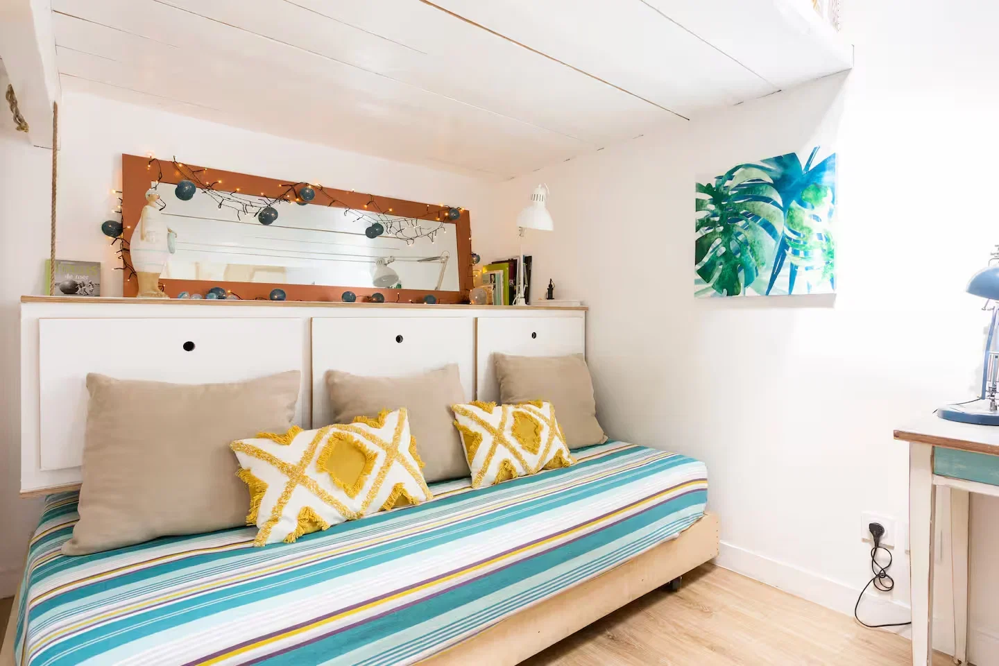 Room Rue Robert Caumont in Bordeaux