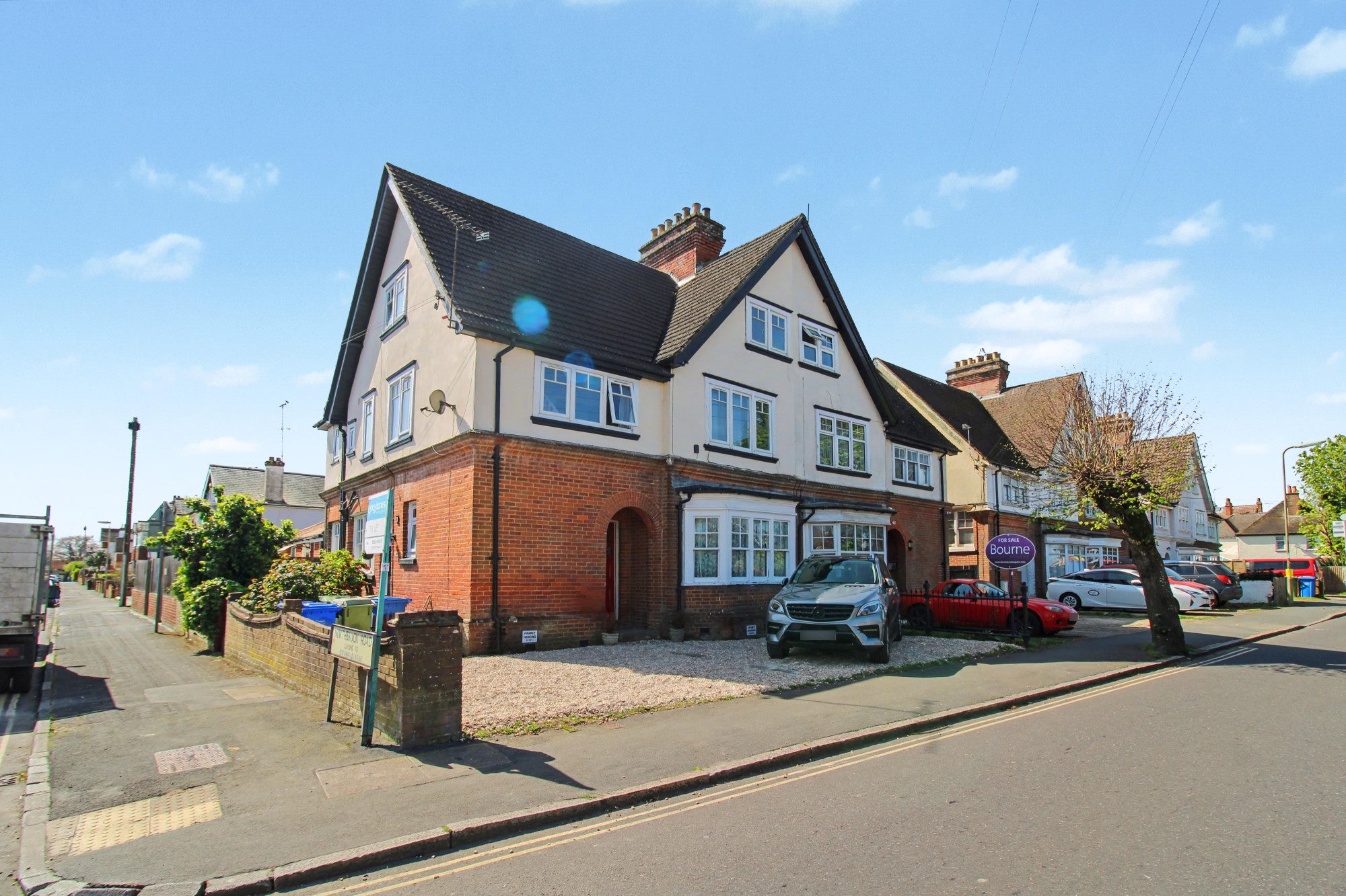Flat Church Lane East in Rushmoor