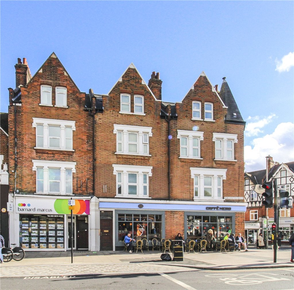 Flat Wimbledon Park Road in Greater London