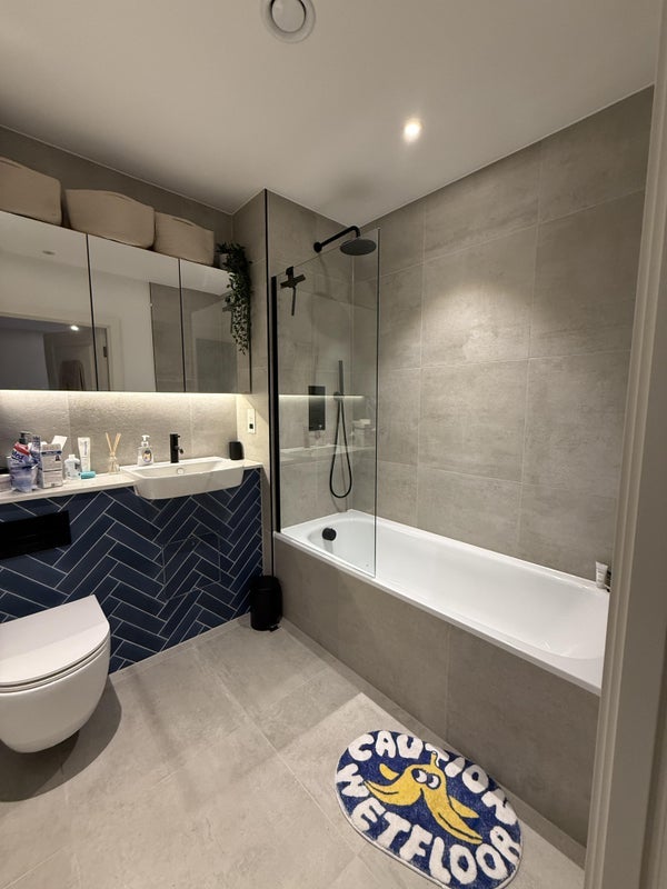 Flat Bow Exchange in Greater London