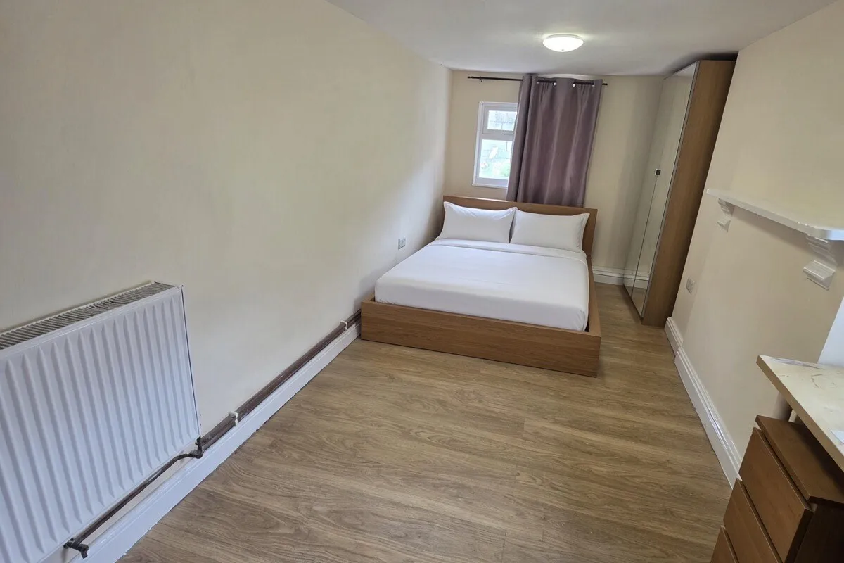 Room Lower Bristol Road in Bath