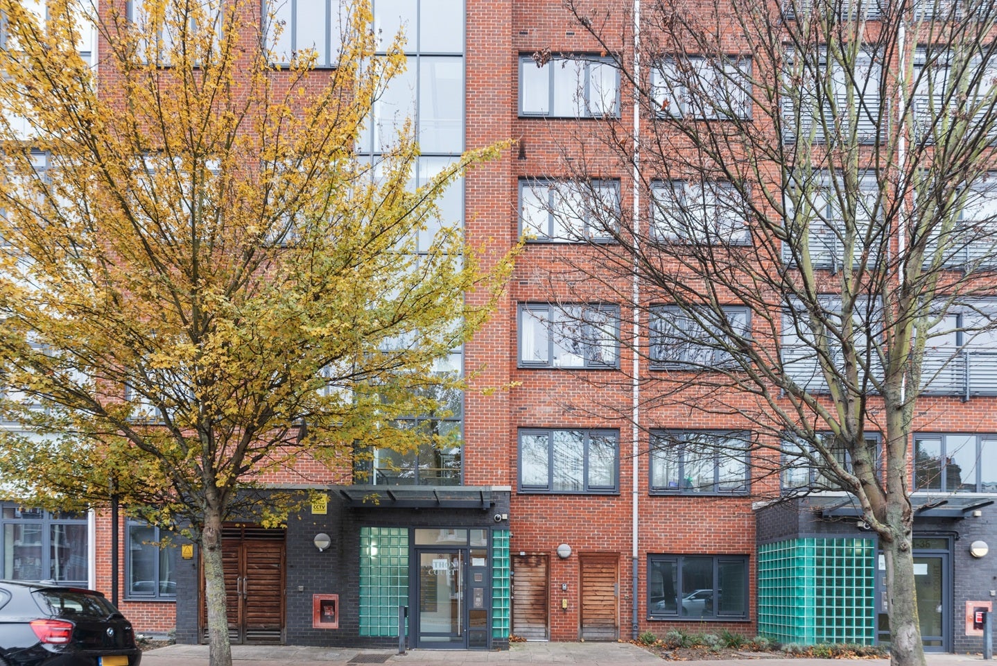 Flat Larden Road in Greater London
