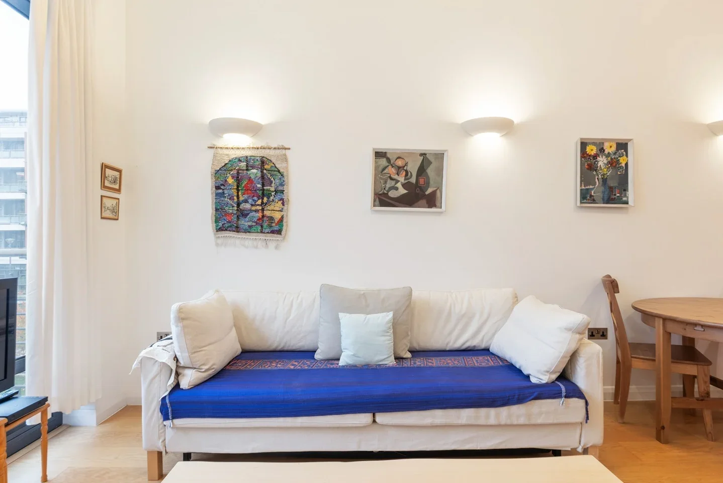 Flat Larden Road in Greater London