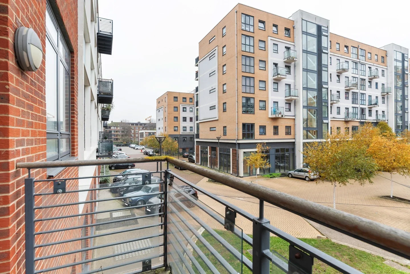 Flat Larden Road in Greater London