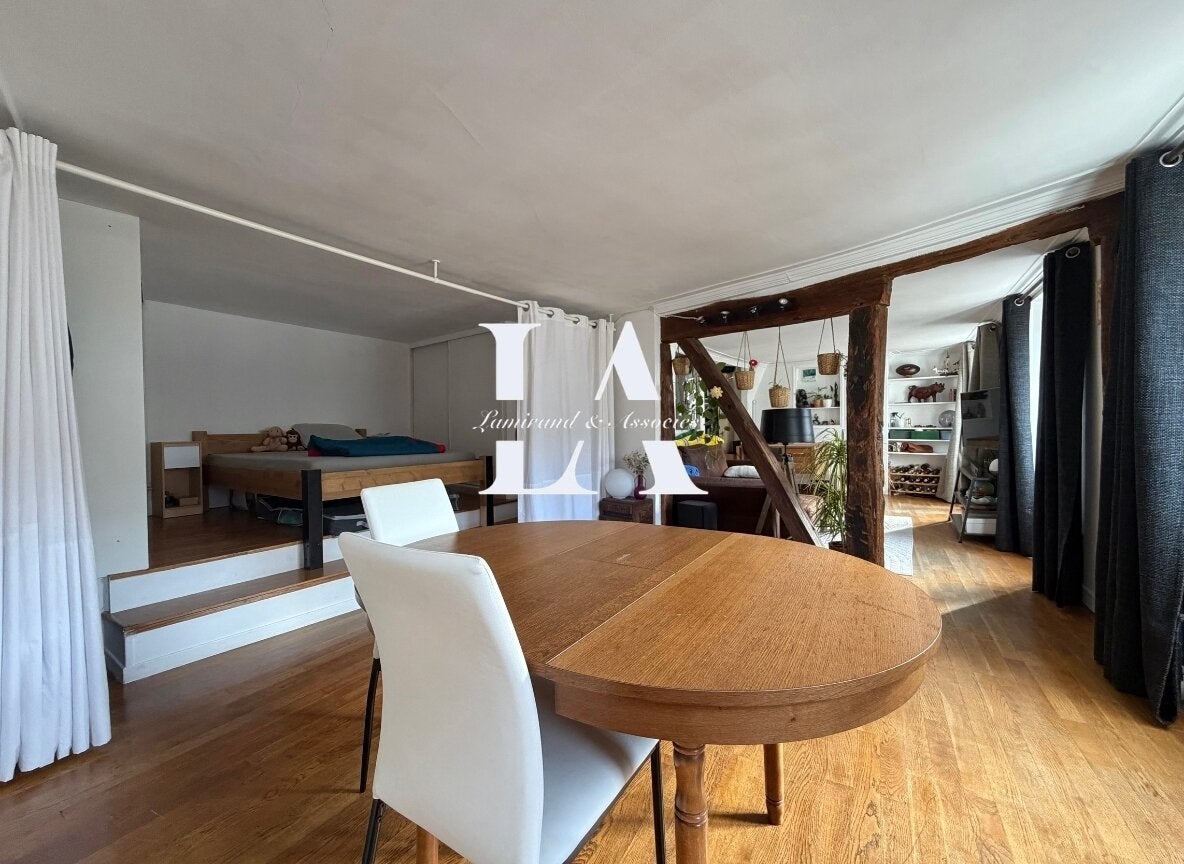 Flat Rue du Faubourg Montmartre in Paris