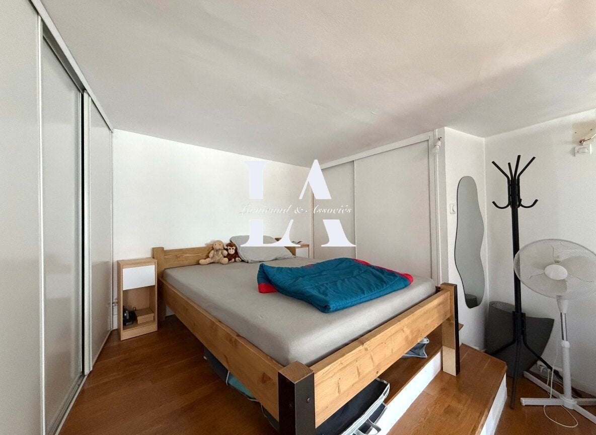 Flat Rue du Faubourg Montmartre in Paris