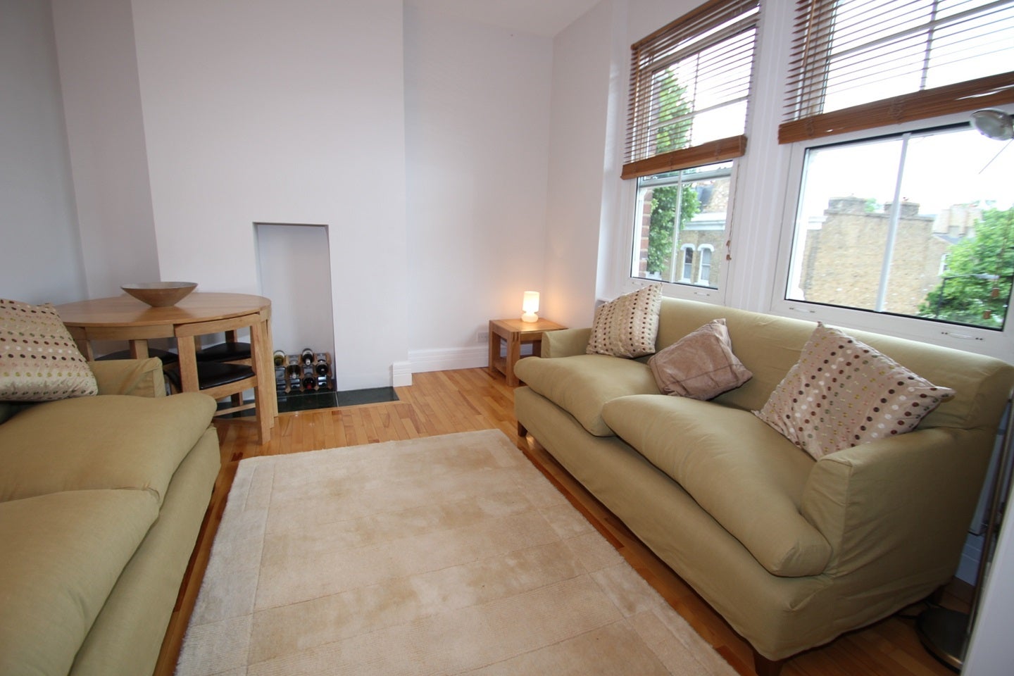 Flat De Laune Street in Greater London