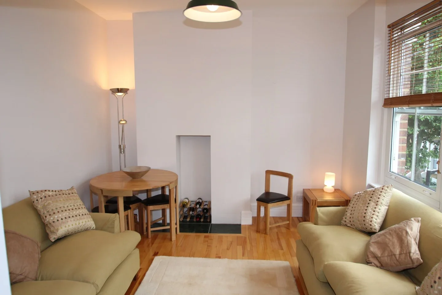 Flat De Laune Street in Greater London