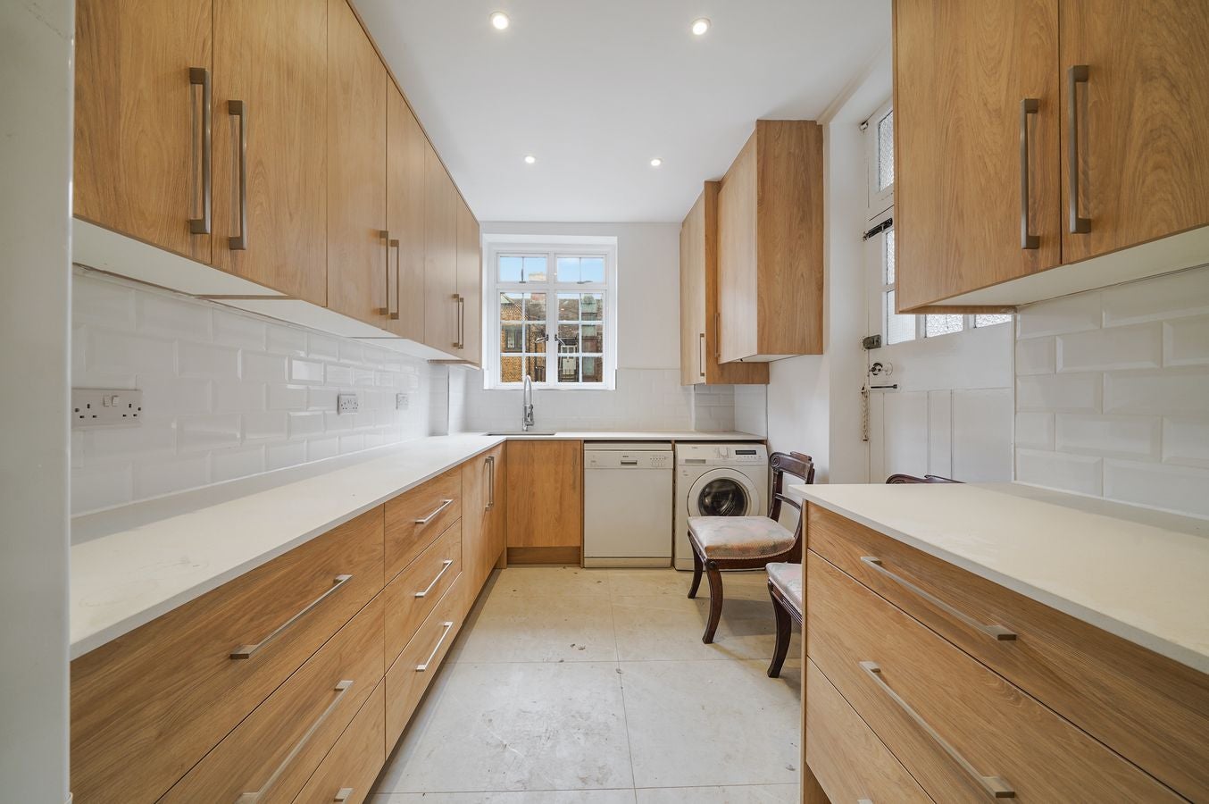 Flat Hornton Street in Greater London