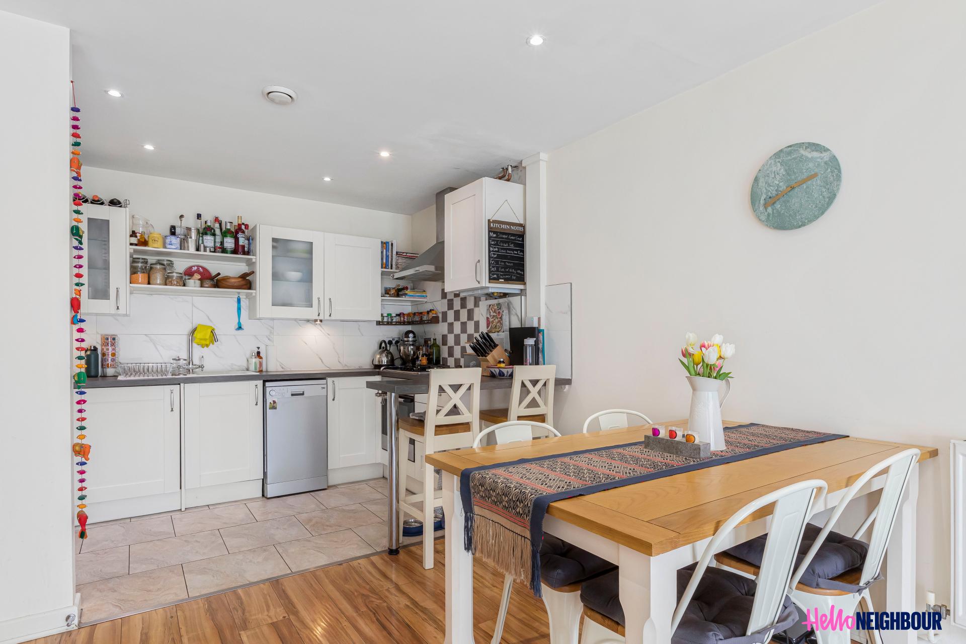 Flat Chandler Way in Greater London
